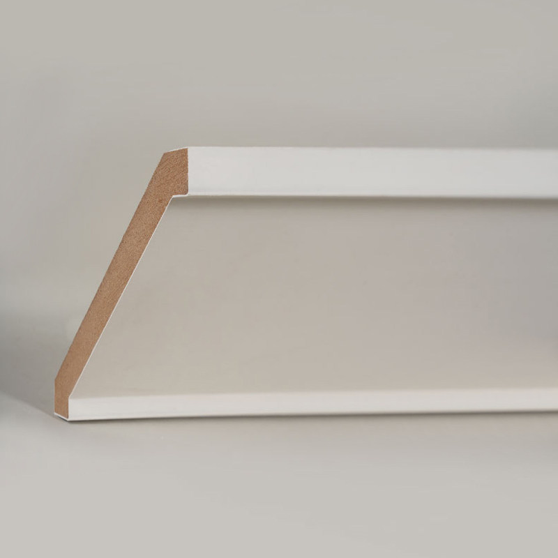एमडीएफ क्राउन मोल्डिंग (फिलर-प्राइमेड और पर्ल व्हाइट) 3/5' x 4 1/4'