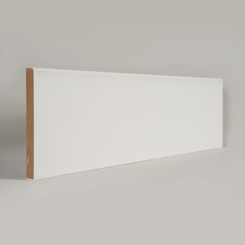 एमडीएफ स्कर्टिंग बोर्ड (फिलर-प्राइमेड और पर्ल व्हाइट) 1/2' x 4 1/2'