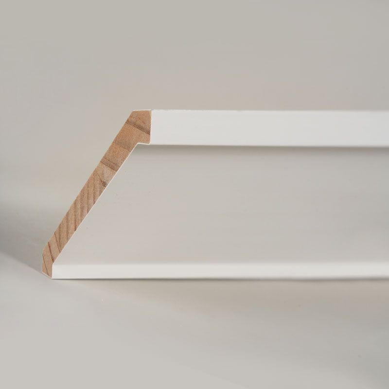 पाइन वुड क्राउन मोल्डिंग (फिलर-प्राइमेड और पर्ल व्हाइट) 3/5' x 4 1/4'